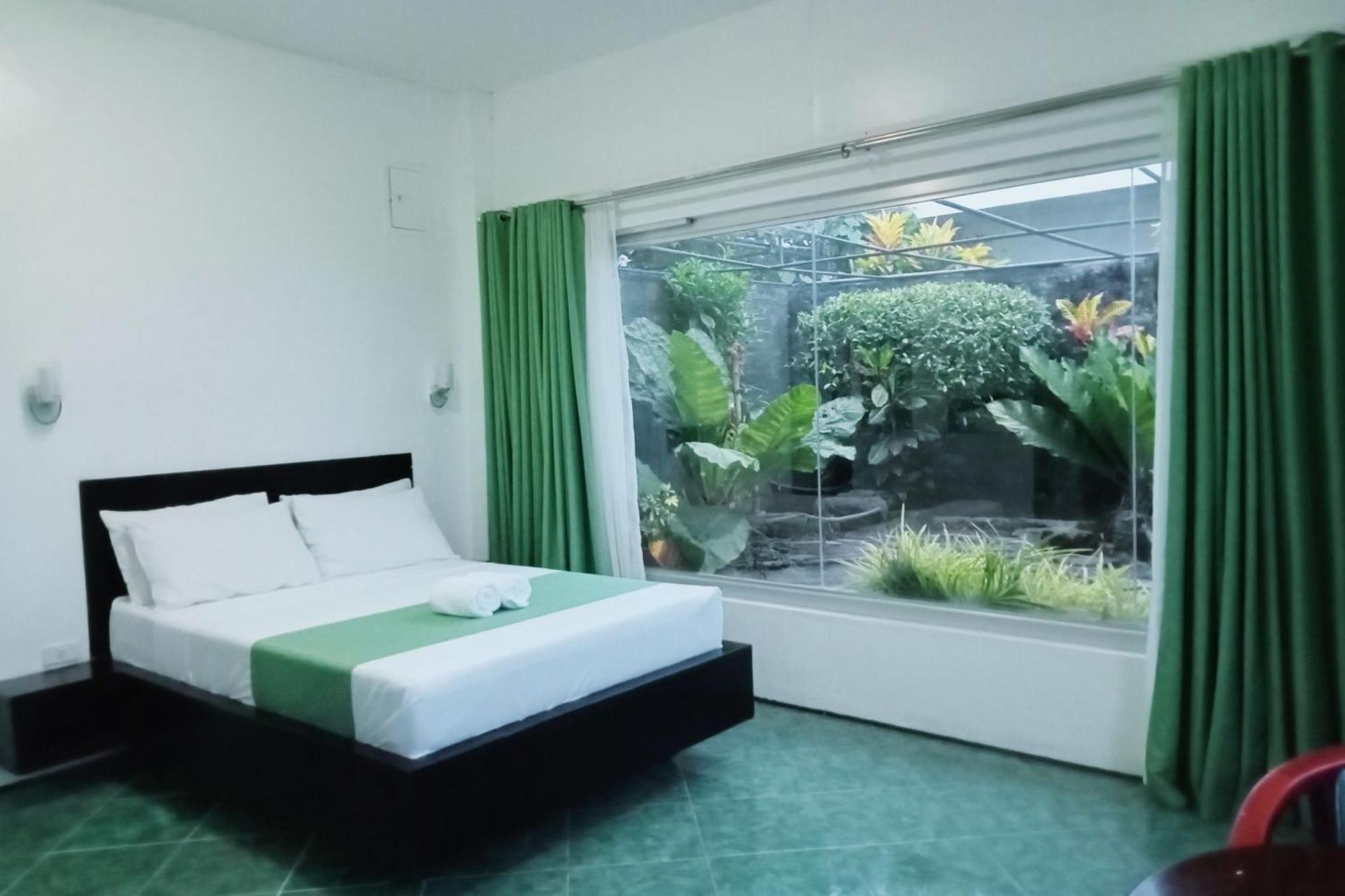 Garin Farm Pilgrimage Resort Powered By Cocotel San Joaquin Pokoj fotografie