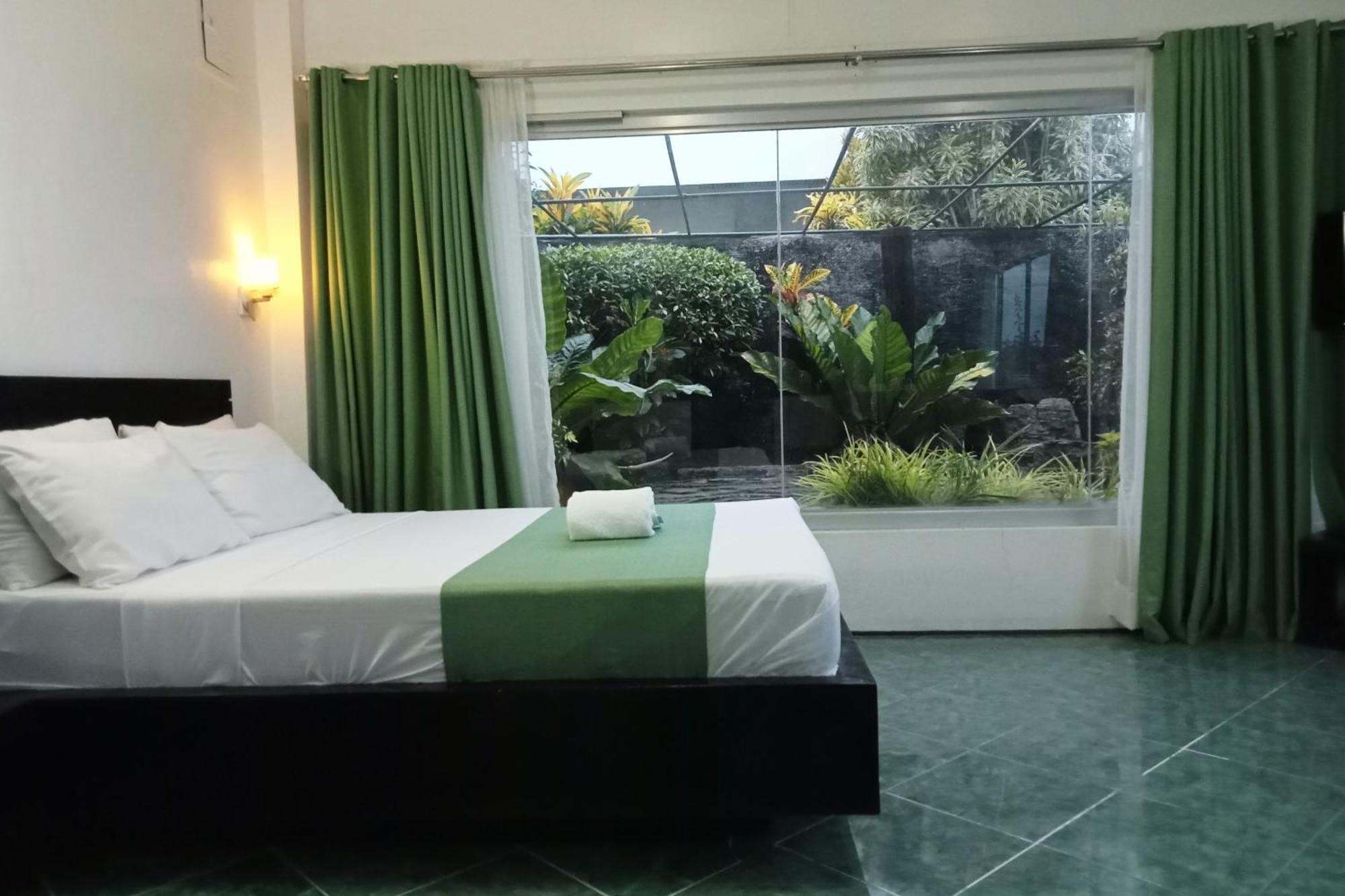 Garin Farm Pilgrimage Resort Powered By Cocotel San Joaquin Pokoj fotografie