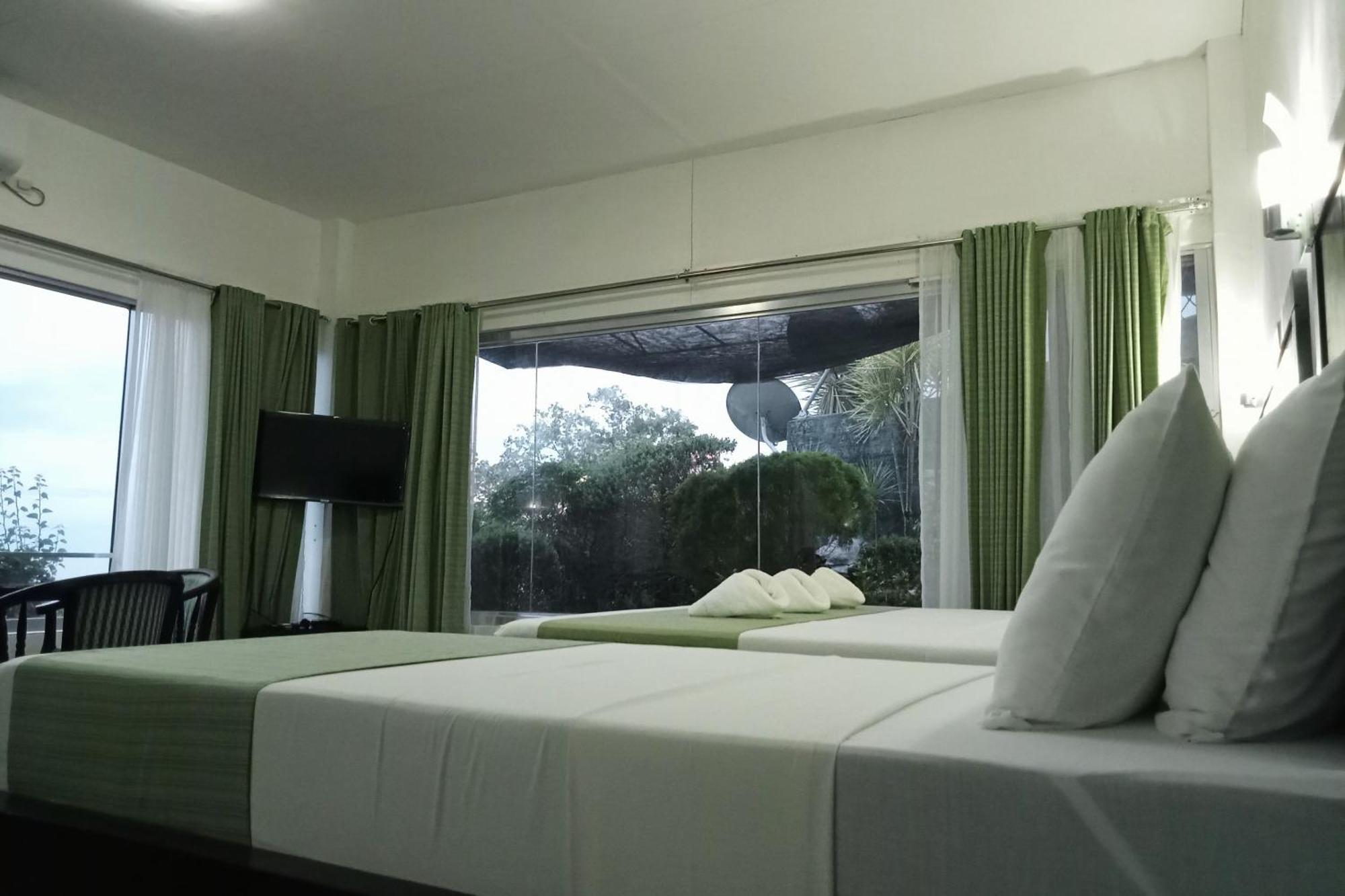 Garin Farm Pilgrimage Resort Powered By Cocotel San Joaquin Pokoj fotografie